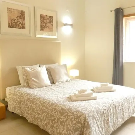 Vila Girassol With Sea View Porto De Mos וילה לאגוּ‏ש
